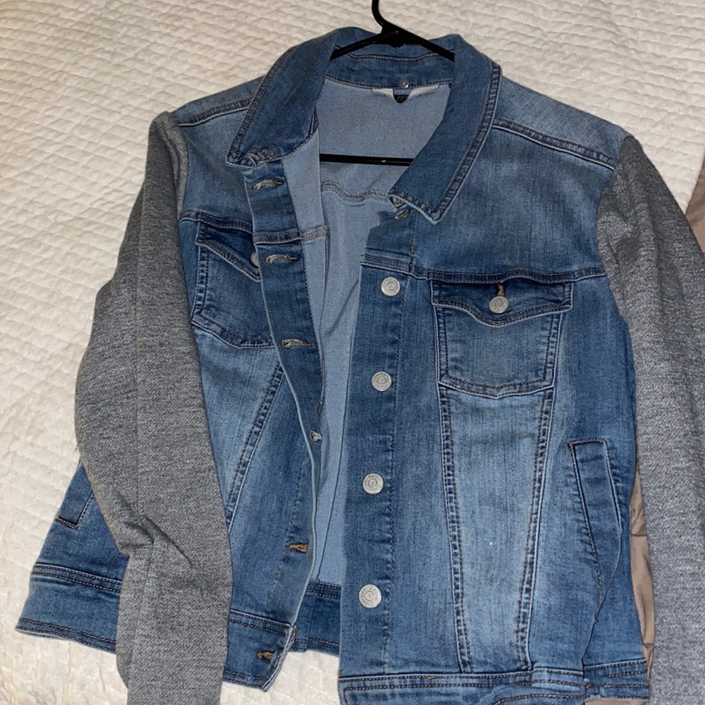 Jean jacket with soft arms